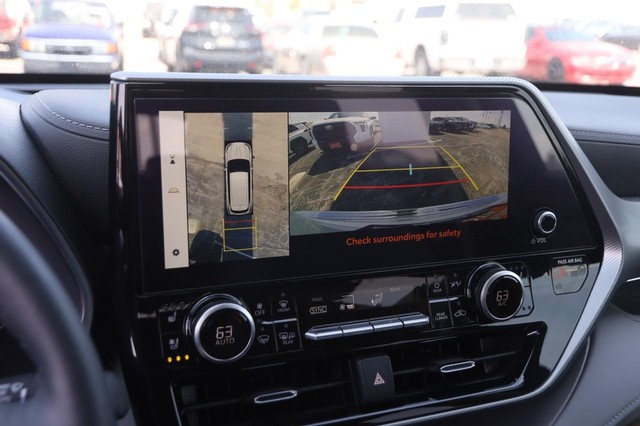 Toyota Highlander Vehicle Image 19