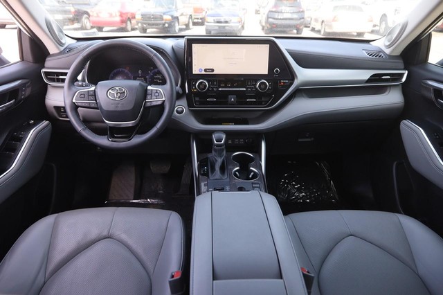 Toyota Highlander Vehicle Image 23