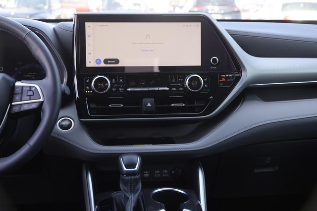Toyota Highlander Vehicle Image 26