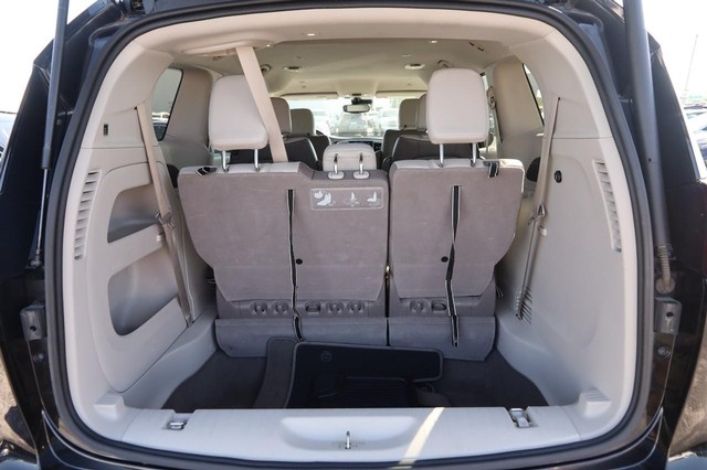 Chrysler Pacifica Vehicle Image 07