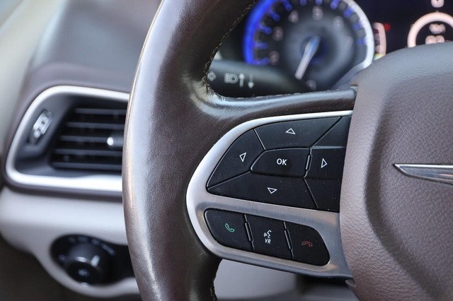 Chrysler Pacifica Vehicle Image 13