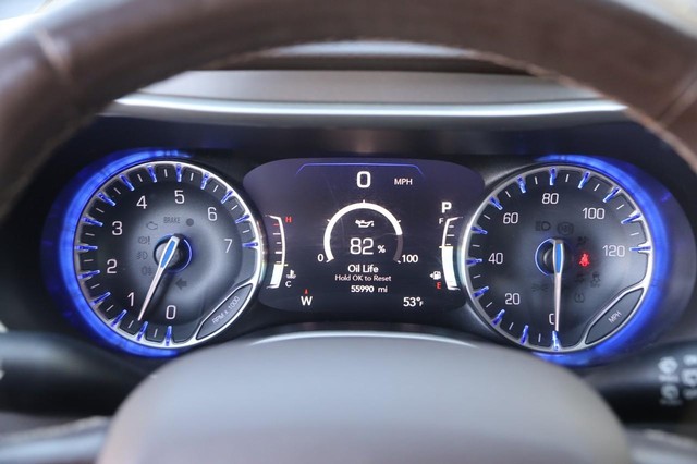 Chrysler Pacifica Vehicle Image 15