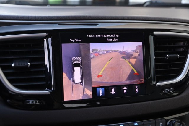 Chrysler Pacifica Vehicle Image 20