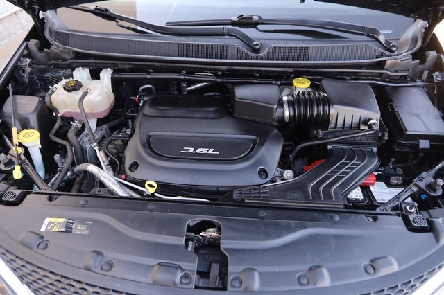 Chrysler Pacifica Vehicle Image 29