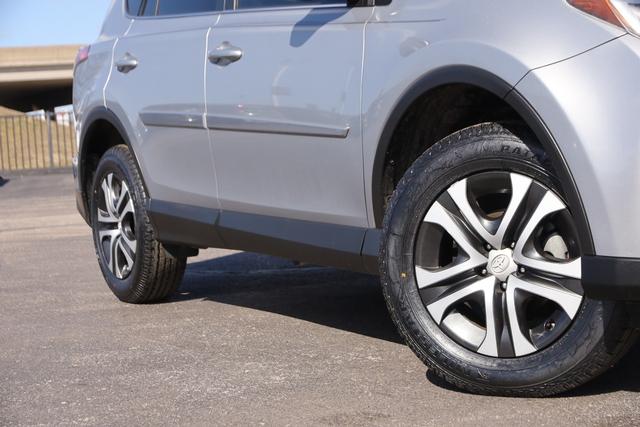 Toyota RAV4 Vehicle Image 03