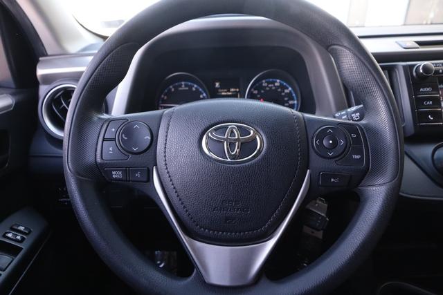 Toyota RAV4 Vehicle Image 10