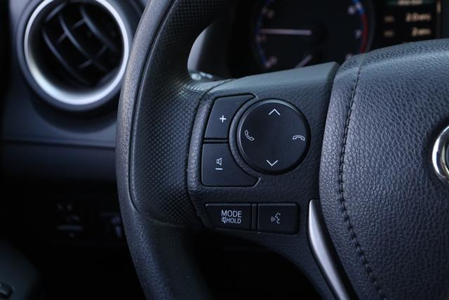 Toyota RAV4 Vehicle Image 11