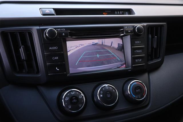 Toyota RAV4 Vehicle Image 15