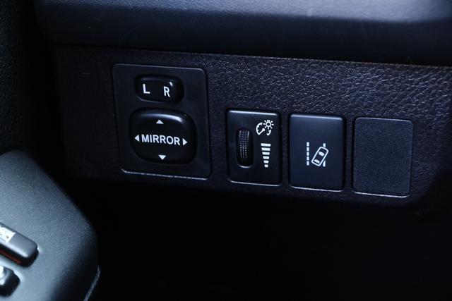 Toyota RAV4 Vehicle Image 17