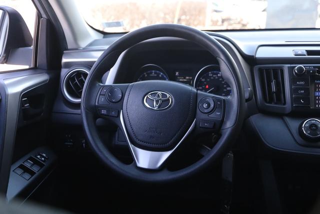 Toyota RAV4 Vehicle Image 20
