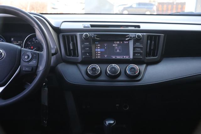 Toyota RAV4 Vehicle Image 21