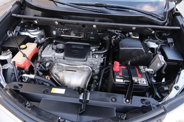 Toyota RAV4 Vehicle Image 24