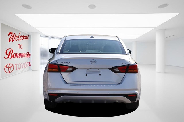 Nissan Altima Vehicle Image 06