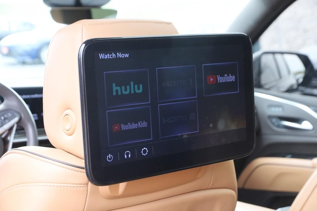 Cadillac Escalade Vehicle Full-screen Gallery Image 13