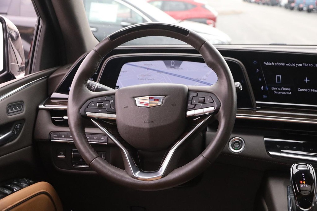 Cadillac Escalade Vehicle Full-screen Gallery Image 28