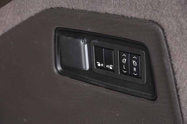 Cadillac Escalade Vehicle Image 08