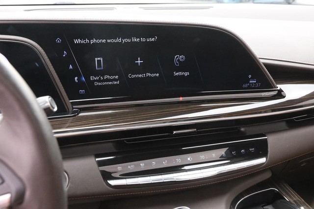 Cadillac Escalade Vehicle Image 19