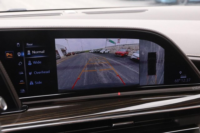 Cadillac Escalade Vehicle Image 20