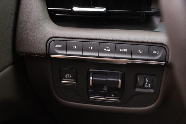 Cadillac Escalade Vehicle Image 23