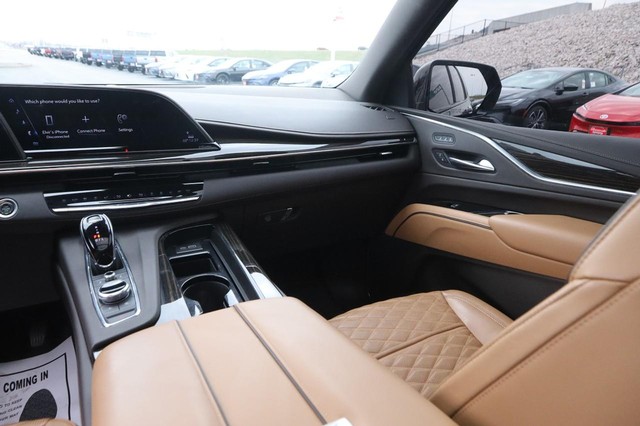 Cadillac Escalade Vehicle Image 30