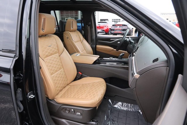 Cadillac Escalade Vehicle Image 31