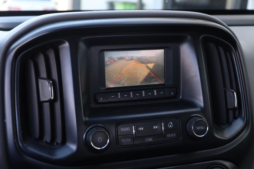 Chevrolet Colorado Vehicle Full-screen Gallery Image 15