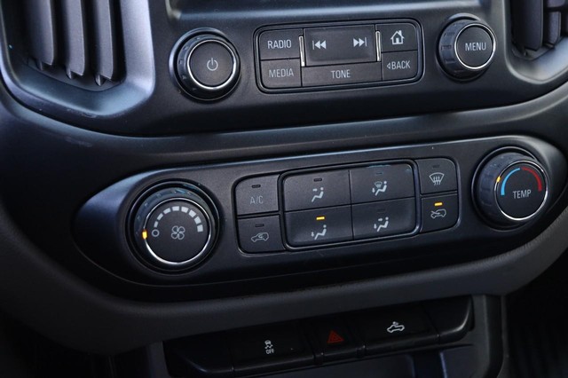 Chevrolet Colorado Vehicle Image 16