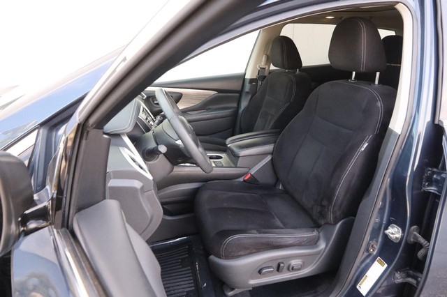 Nissan Murano Vehicle Image 09