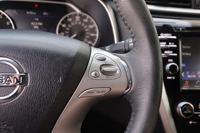 Nissan Murano Vehicle Image 13