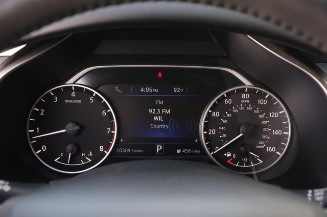 Nissan Murano Vehicle Image 14