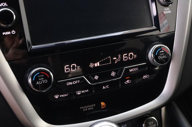 Nissan Murano Vehicle Image 18