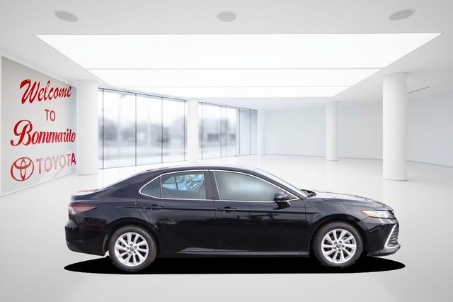 Toyota Camry Vehicle Image 05