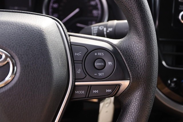 Toyota Camry Vehicle Image 12