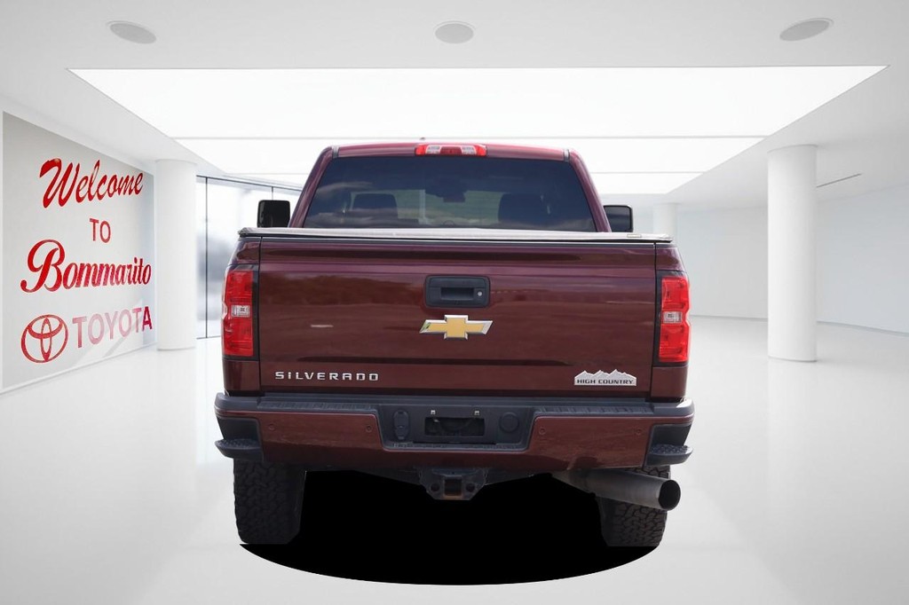 Chevrolet Silverado 2500HD Vehicle Full-screen Gallery Image 6