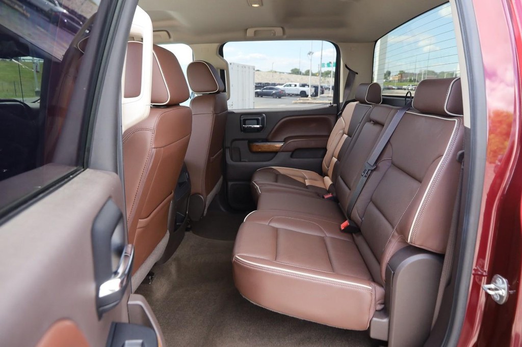 Chevrolet Silverado 2500HD Vehicle Full-screen Gallery Image 9