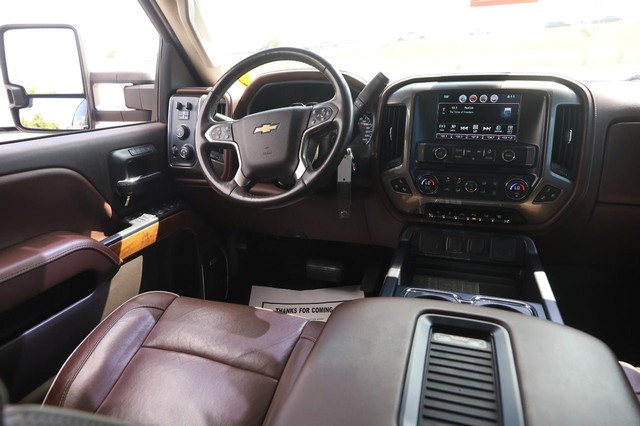Chevrolet Silverado 2500HD Vehicle Image 22