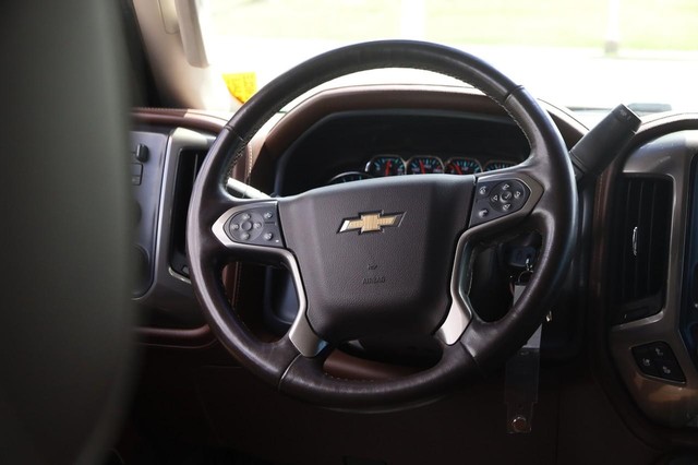 Chevrolet Silverado 2500HD Vehicle Image 23