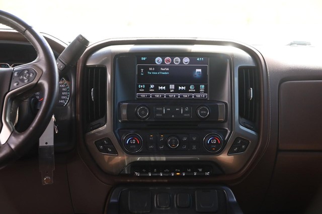 Chevrolet Silverado 2500HD Vehicle Image 24