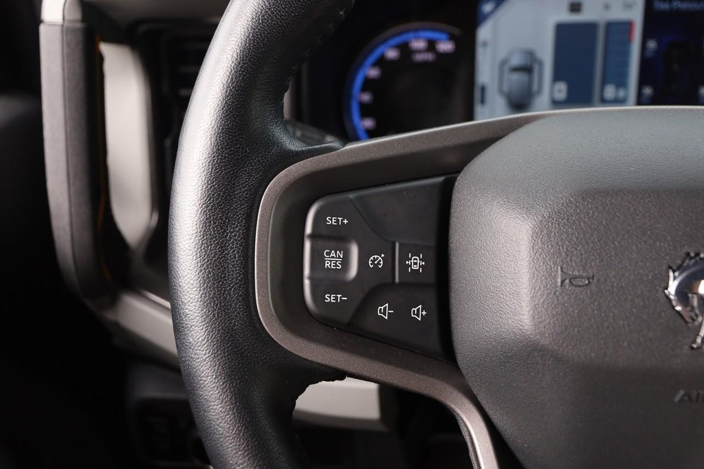 Ford Bronco Vehicle Full-screen Gallery Image 11