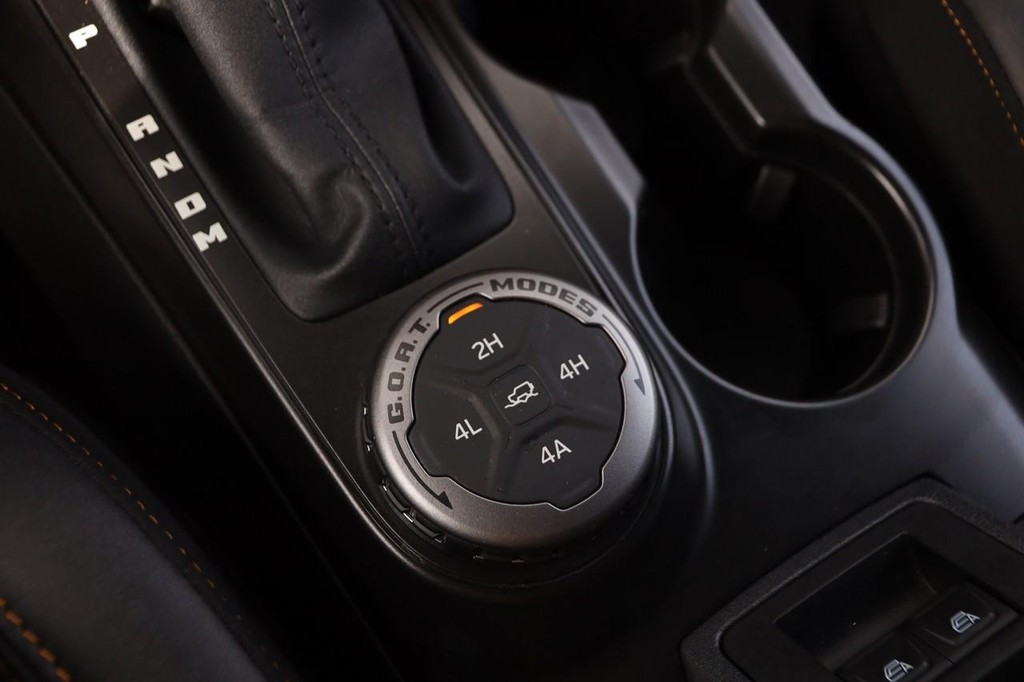 Ford Bronco Vehicle Full-screen Gallery Image 19