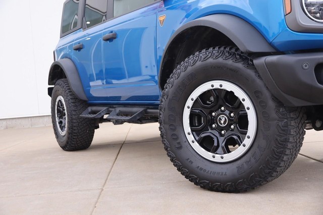 Ford Bronco Vehicle Image 03