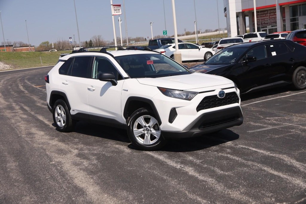 Toyota RAV4 Vehicle Full-screen Gallery Image 2