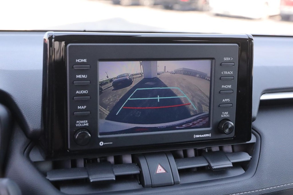 Toyota RAV4 Vehicle Full-screen Gallery Image 15