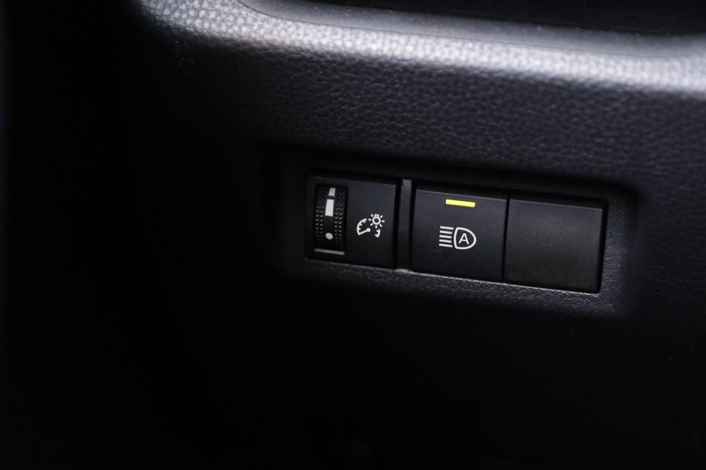 Toyota RAV4 Vehicle Full-screen Gallery Image 18