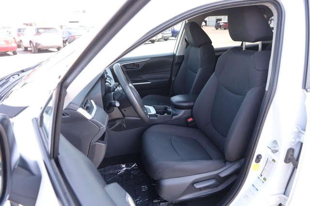 Toyota RAV4 Vehicle Image 08