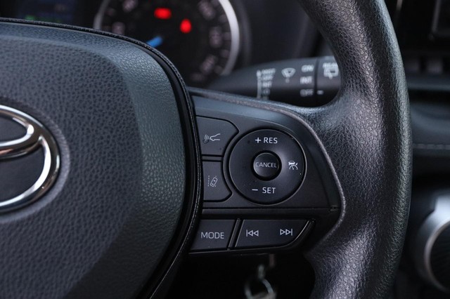 Toyota RAV4 Vehicle Image 12