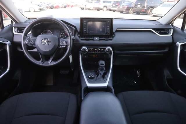 Toyota RAV4 Vehicle Image 19