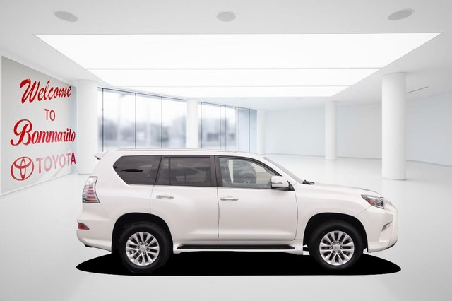 Lexus GX Vehicle Image 05
