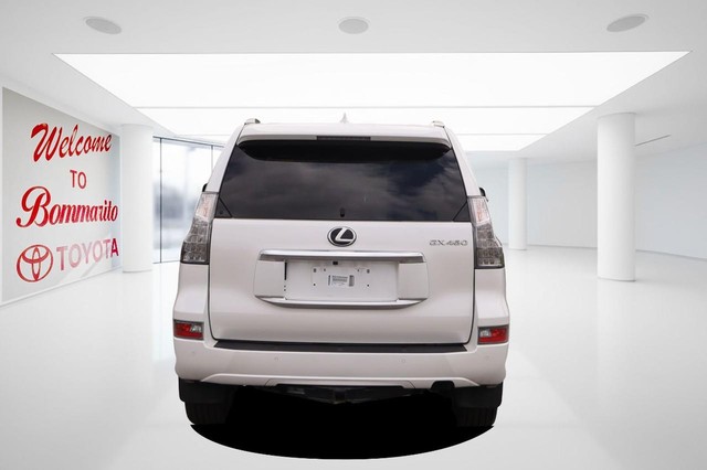 Lexus GX Vehicle Image 06