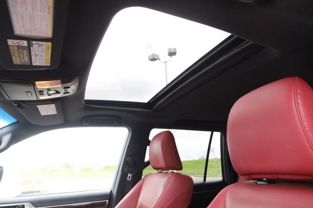 Lexus GX Vehicle Image 08